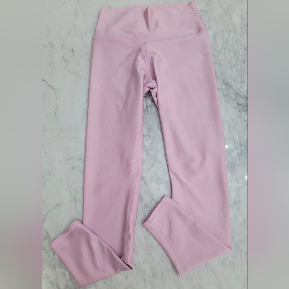 Alo yoga High-Waist Airlift Legging -Sugarplum Pink size M.